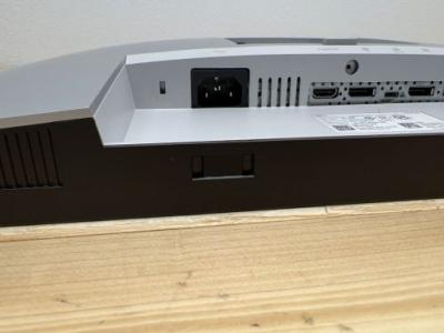 Dell U2421E (24, matný)