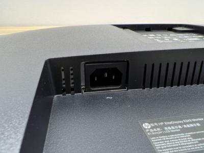 HP EliteDisplay E242 (24, matný)